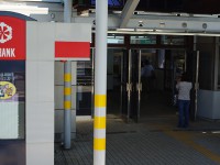 ①西岐阜駅北口右手の通路